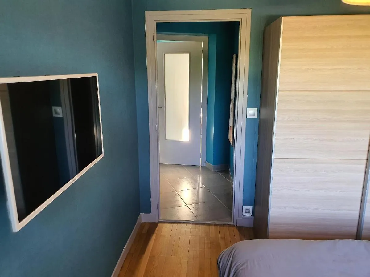 Studio Meuble Saint-Cyr-Au-Mont-D'Or 0*,  France